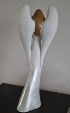 Engel mit Herz groß 32 cm