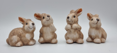 4 verschiedene Häschen aus Ton, sitzend und stehend