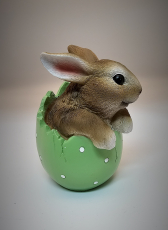 Hase im Ei aus Poly, grün